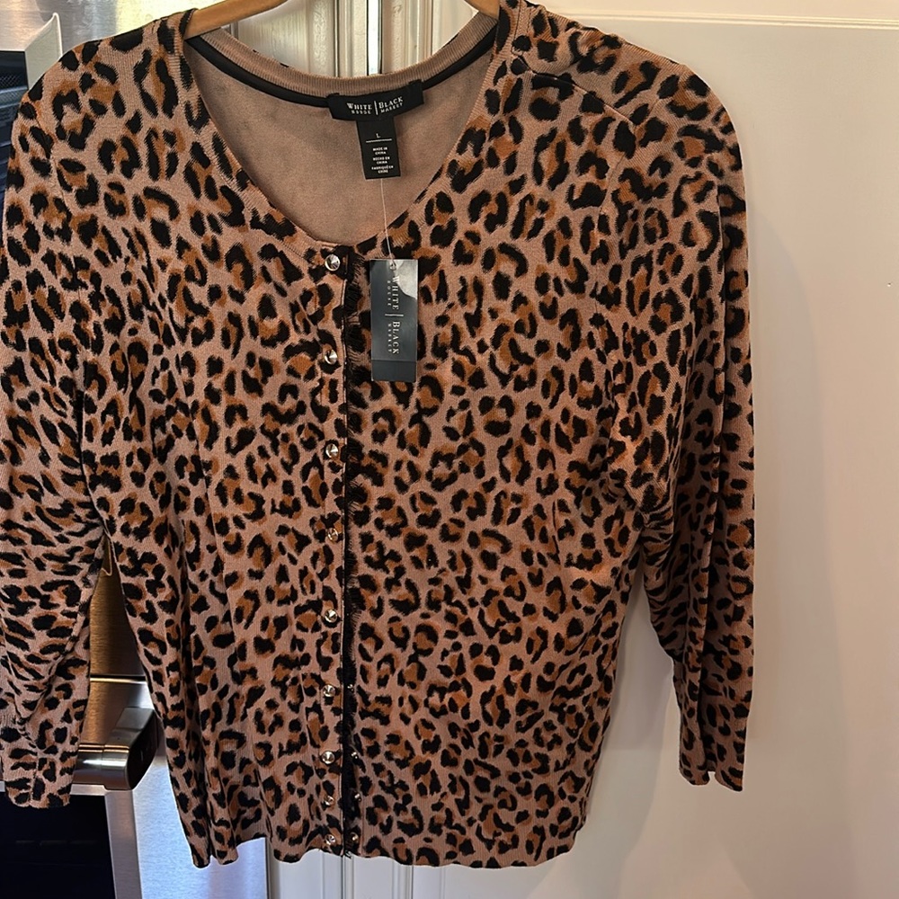 Size Large whbm leopard cardigan